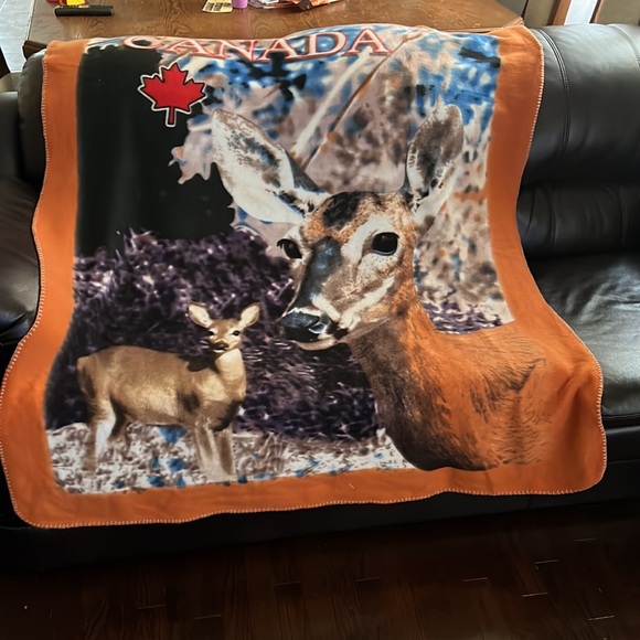 Fleece Versatile Light Throw Blanket - Picture 4 of 10